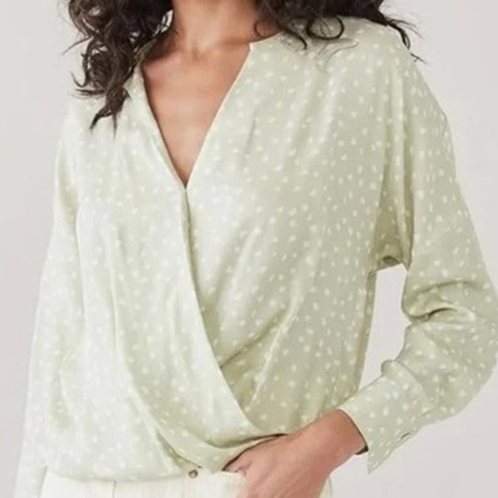 Vince Womens Silk Blouse Stone Dot Surplice Quiet Luxury Classic Size L Coastal